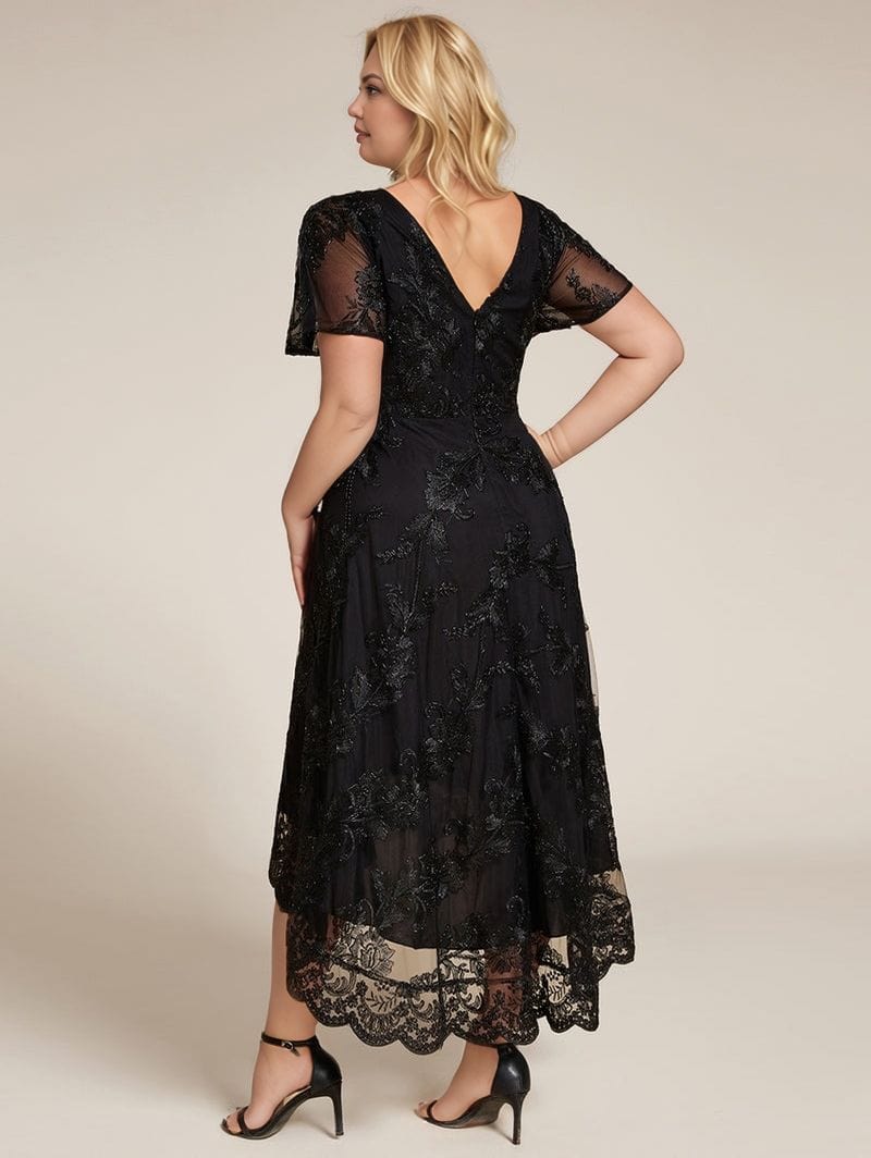 Robe de soirée noire avec broderies raffinées grande taille