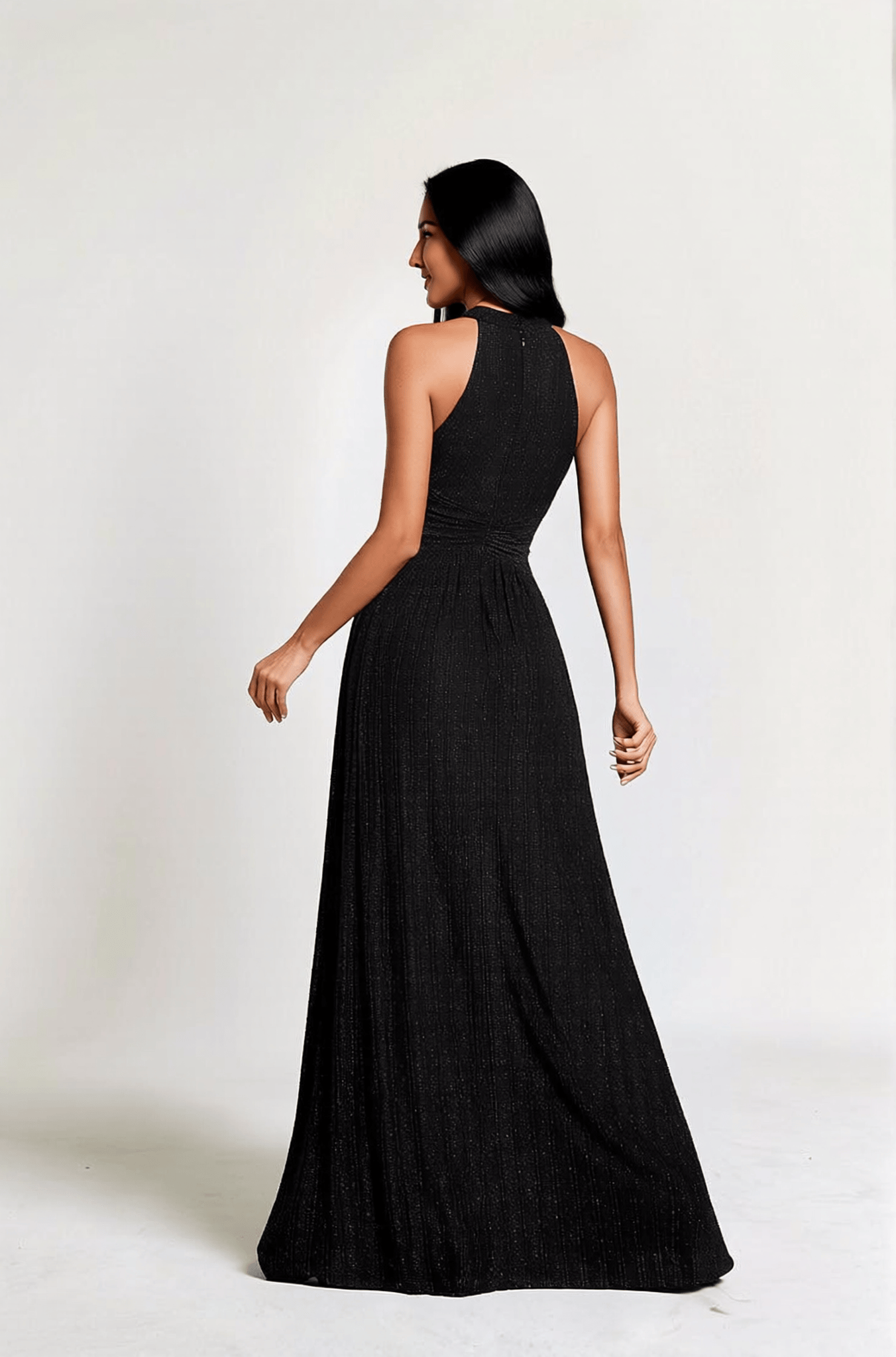 Robe de soirée noire plissée pailletée à col licou