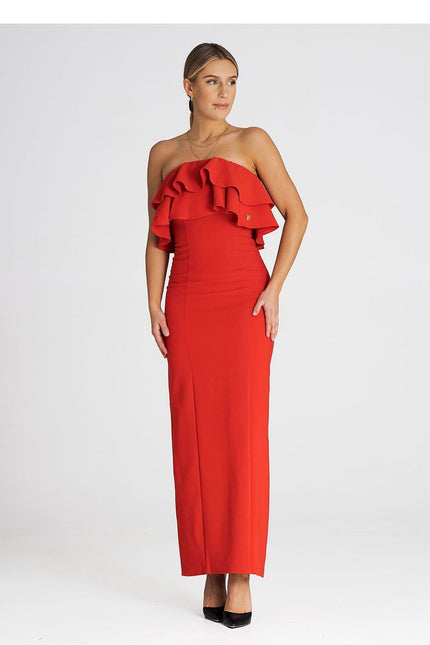 Robe rouge cocktail longue avec épaules dénudées et volant pour tenue élégante et moderne.