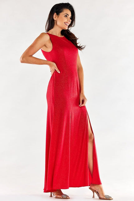 Robe rouge longue moulante avec fente pour soirée, élégante et chic, sans manches, parfaite pour des événements spéciaux.