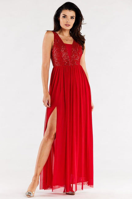 Robe de soirée rouge longue à sequins, style chic et élégant, idéale pour gala ou événement festif.