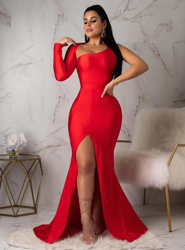 Robe de soirée sexy rouge longue moulante manches longues fendue élégante pour gala ou mariage.