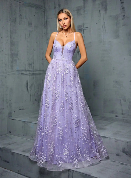 Robe demoiselle d'honneur brodée lilas longue princesse sans manches pour mariage élégant.