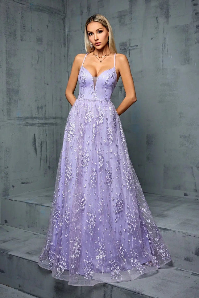 Robe demoiselle d'honneur brodée lilas longue princesse sans manches pour mariage élégant.