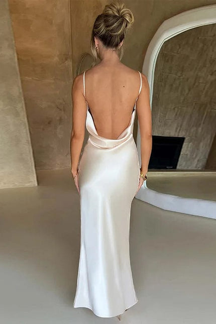 Robe demoiselle d'honneur longue blanche en satin avec dos nu, chic et élégante pour mariage et gala.