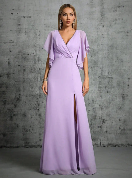 Robe demoiselle d'honneur longue lilas manches courtes, décolleté en V, pour mariage chic et élégant.