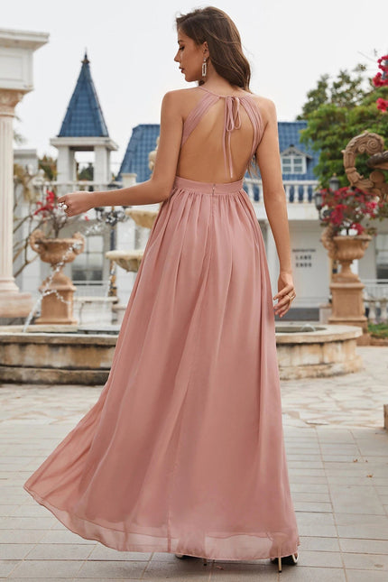 Robe demoiselle d'honneur rose poudré longue dos nu sans manches élégante pour mariage, style bohème chic.