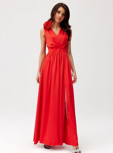 Robe rouge longue soirée chic sans manches pour femme, idéale pour cocktail et gala.