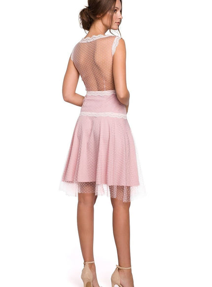 Robe rose dentelle midi chic pour soirée, cocktail ou mariage, dos nu élégant avec manches courtes, tenue féminine.