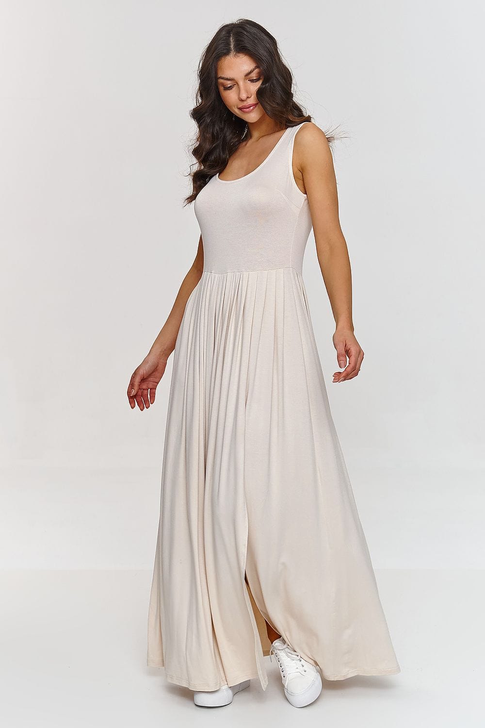 robe été longue fendue sans manches fluide et légère pour un look chic et casual en vacances d'été