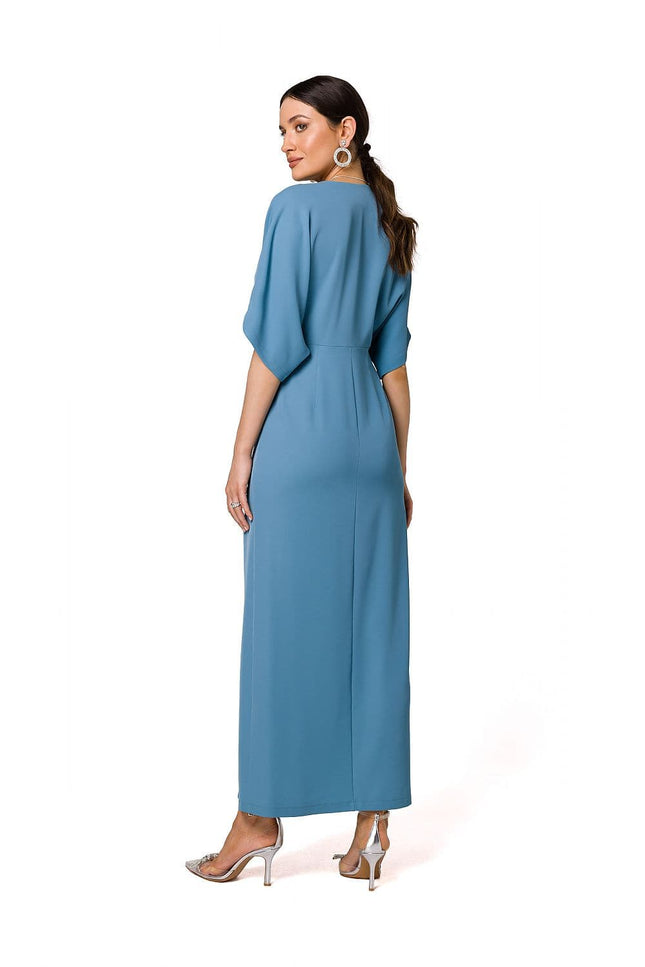 Robe bleue soirée chic longue à manches courtes et dos nu, idéale pour élégance et confort lors d'événements formels.