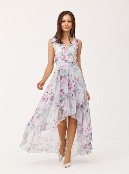 Robe asymétrique fleurie pour mariage, couleur blanche avec nuances roses, sans manches et longueur midi.