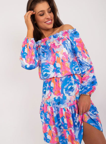 Robe été fluide à épaules dénudées, multicolore à imprimés, courte et légère pour occasions décontractées.