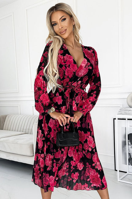 Robe fleurie midi à manches longues noire et rouge, idéale pour une soirée ou un cocktail chic.