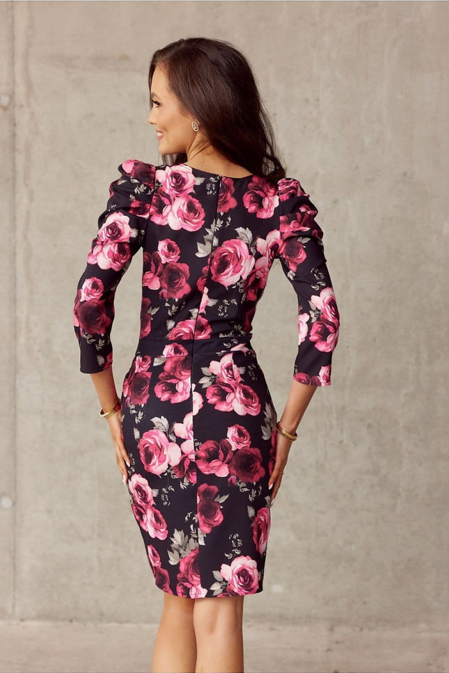 Robe fleurie midi chic avec manches longues pour cocktail ou soirée, couleur noire et rose.