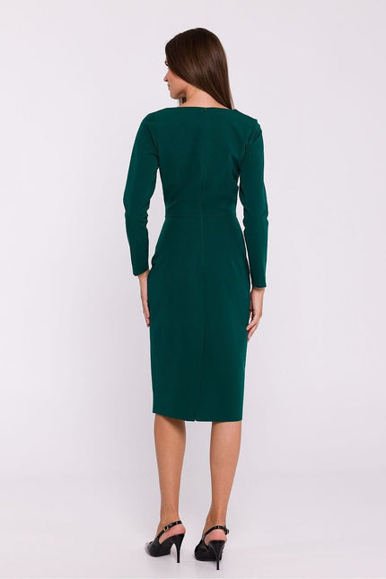 Robe verte élégante midi avec manches longues pour cocktail ou soirée, silhouette droite