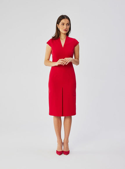 Robe cocktail rouge midi chic avec manches courtes et décolleté en V pour évènements élégants et soirées festives.