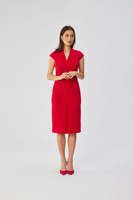 Robe cocktail rouge midi chic avec manches courtes et décolleté en V pour évènements élégants et soirées festives.