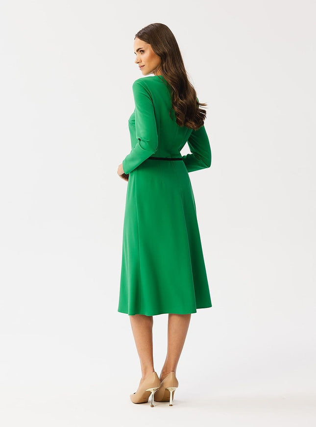 Robe verte chic midi à manches longues, parfaite pour cocktail, soirée élégante ou événement gala.