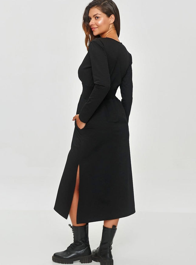 Robe noire midi soirée chic manches longues fendue pour femme élégante et tendance.