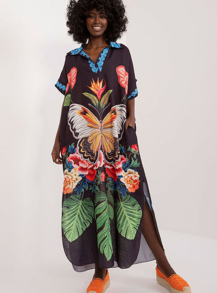 Robe longue noire à imprimé floral pour plage, style bohème et évanescente avec manches courtes et col en V.