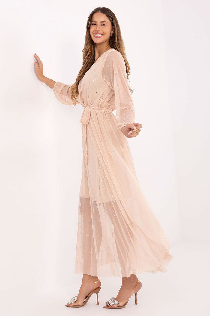 Robe longue soirée beige pailletée sans bretelles plissée