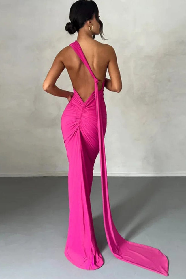 Robe longue rose dos nu chic pour soirée, silhouette moulante élégante, parfaite pour mariage invité, sans manches.