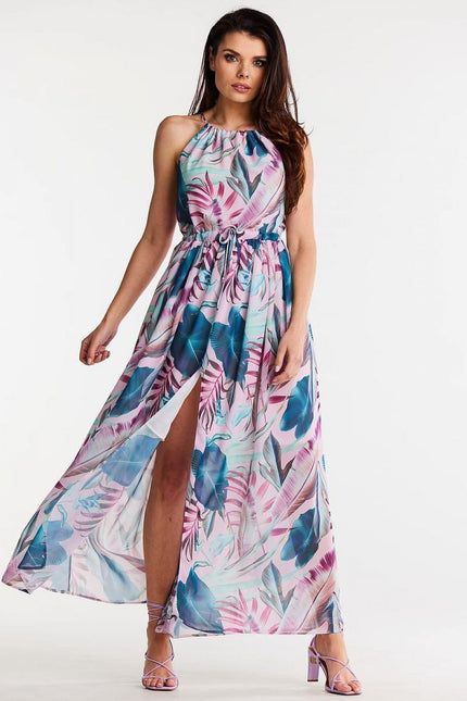 Robe longue d'été à imprimé floral rose et bleu, fluide, parfaite pour occasions décontractées et plage.