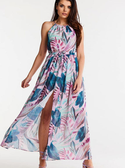 Robe longue à imprimé floral avec fente, style trapèze sans manches pour soirée d'été, en couleur rose et bleue.