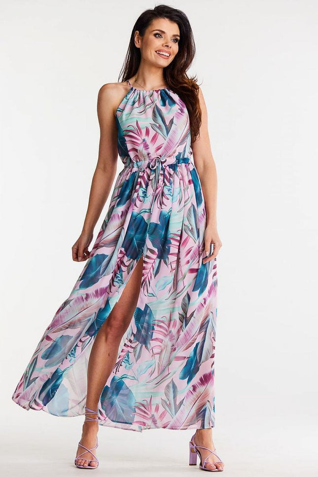 Robe longue d'été à imprimé floral avec fente, couleur rose et bleue, parfaite pour une soirée ou un mariage en plein air.