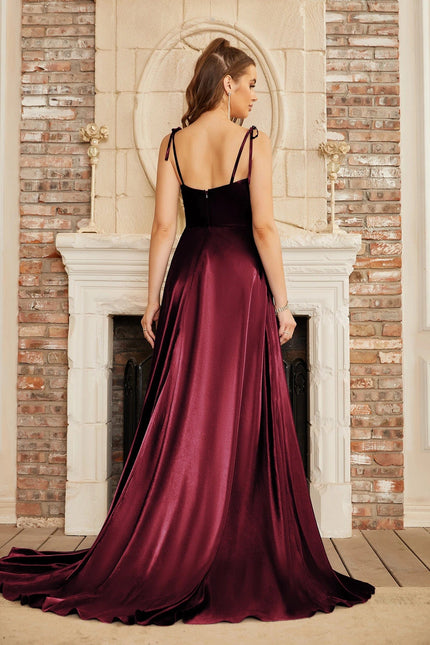 Robe longue bordeaux fendue pour mariage invité chic, sans manches avec dos nu, idéale pour soirée élégante et évènements formels.