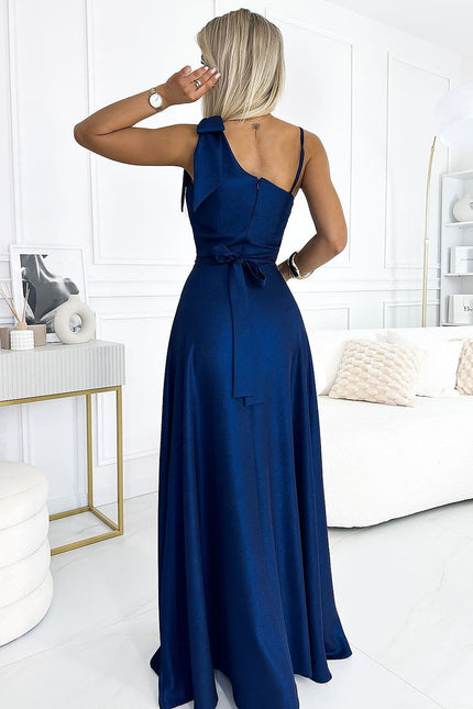 Robe bleue soirée chic longue fendue avec noeud, idéale pour événements élégants et cérémonies.