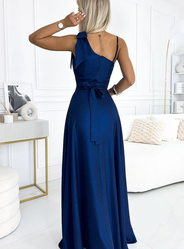 Robe bleue soirée chic longue fendue avec noeud, idéale pour événements élégants et cérémonies.