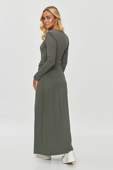 Robe verte longue manche longue soirée chic silhouette droite pour mariage invité chic.