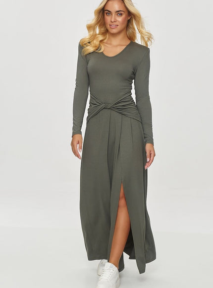 Robe verte longue et moulante à manches longues avec fente, idéale pour soirée chic ou cocktail.