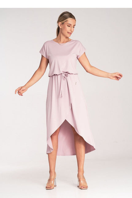 Robe rose casual midi à manches courtes et ourlet asymétrique pour femme élégante.