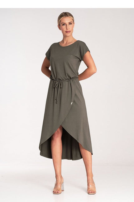 Robe verte midi décontractée avec manches courtes et ceinture pour style casual d'été.