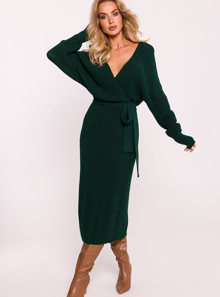 Robe pull verte midi à manches longues et col en V pour soirée simple ou événement casual, élégante et confortable.