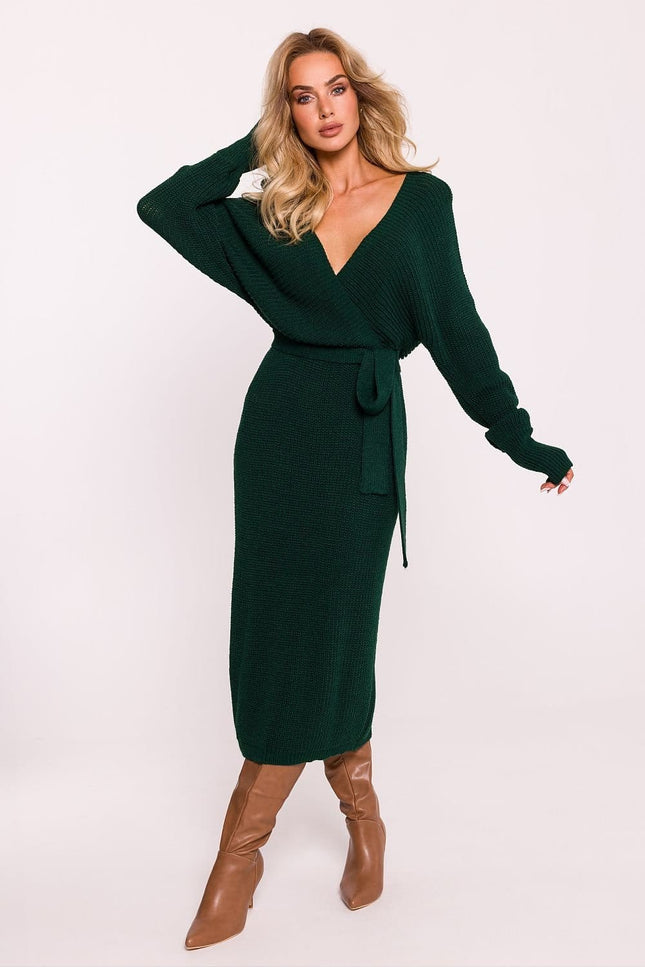 Robe pull verte midi à manches longues et col en V pour soirée simple ou événement casual, élégante et confortable.