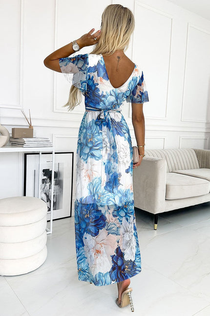 Robe florale bleue midi d'été avec manches courtes et silhouette trapèze, parfaite pour soirée et événements estivaux.