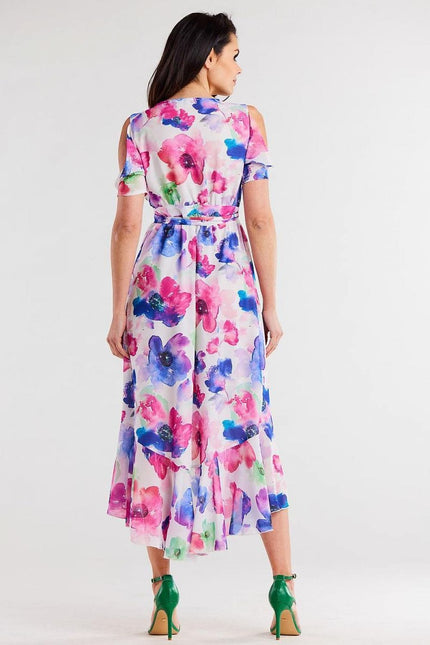 Robe portefeuille fleurie asymétrique midi pour cocktail, couleurs rose et bleue avec manches courtes, idéale pour une soirée d'été.