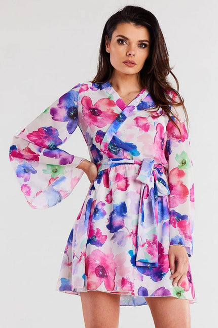 Robe fleurie courte à manches longues, style bohème chic, idéale pour cocktail ou soirée, couleur rose multicolore.