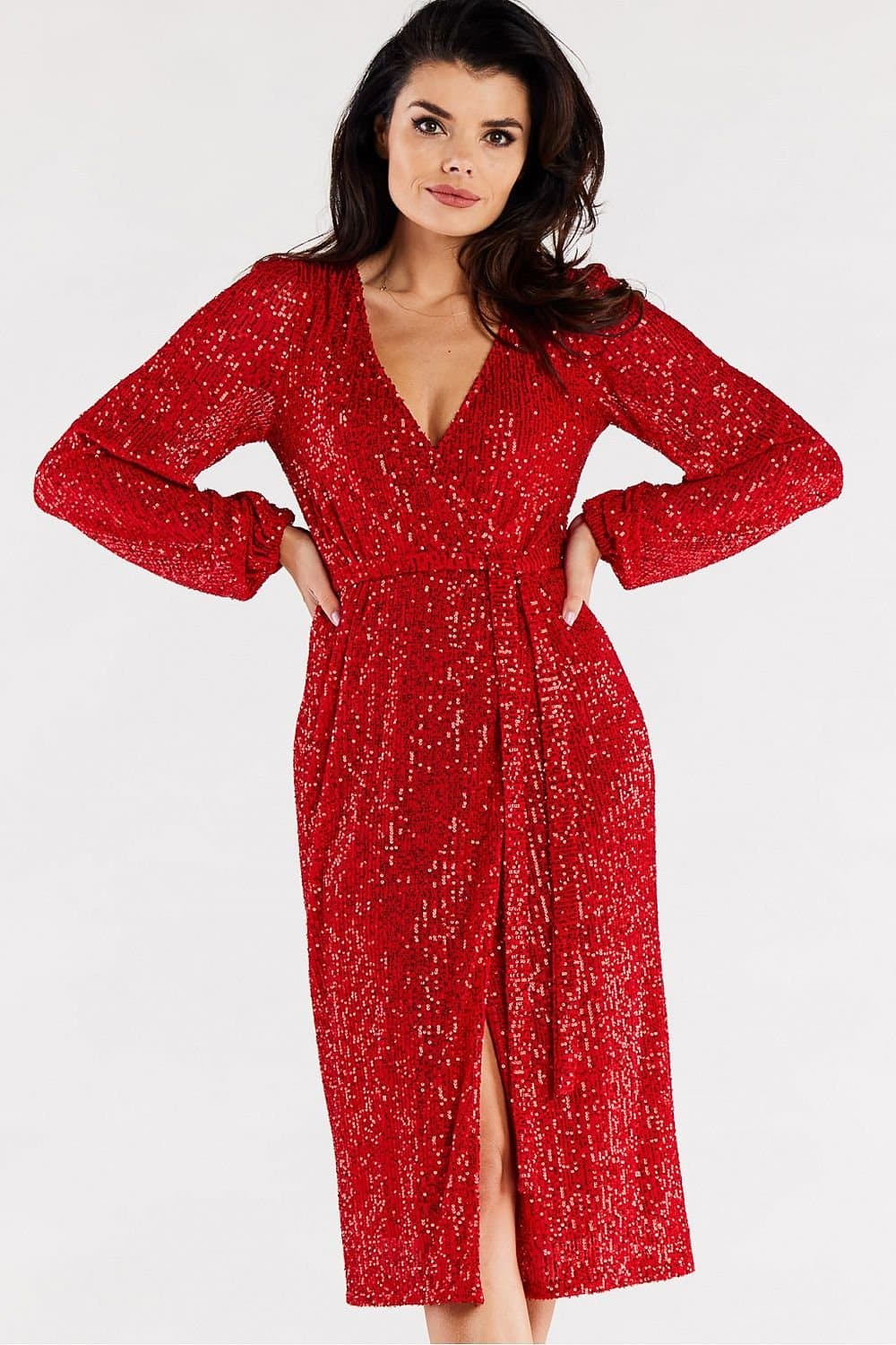Robe de soirée rouge paillette midi manches longues et décolleté V pour cocktail ou nouvel an.