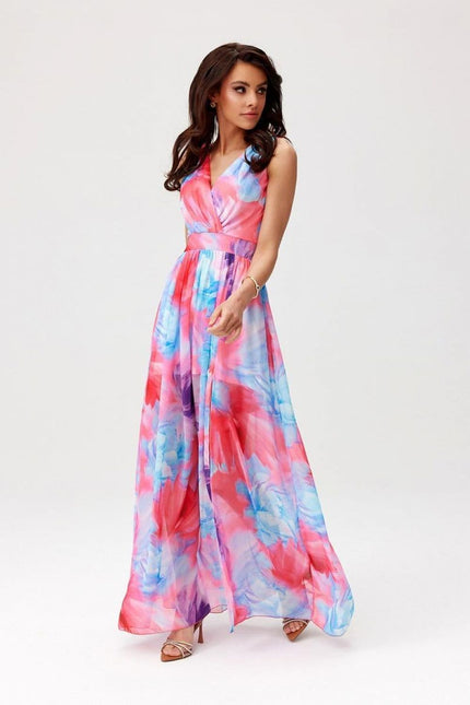 Robe d'été longue fleurie en mousseline sans manches pour femme, idéale pour mariage ou plage, couleurs rose et bleue.