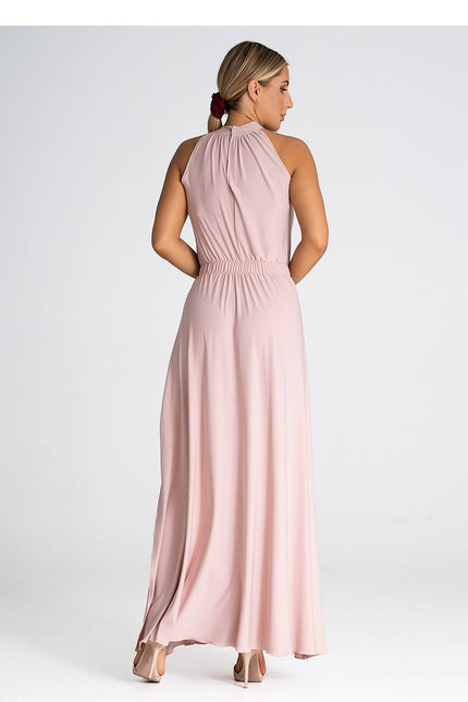 Robe longue rose chic sans manches pour soirée ou gala, silhouette fluide avec col montant.