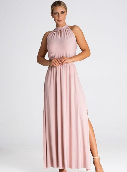 Robe rose poudré longue sans manches pour soirée chic, idéale pour mariage invité chic.