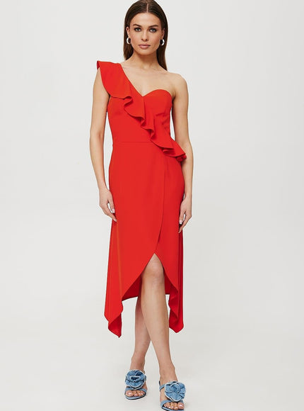 Robe rouge asymétrique sans manches pour soirée chic, style cocktail, longueur midi.