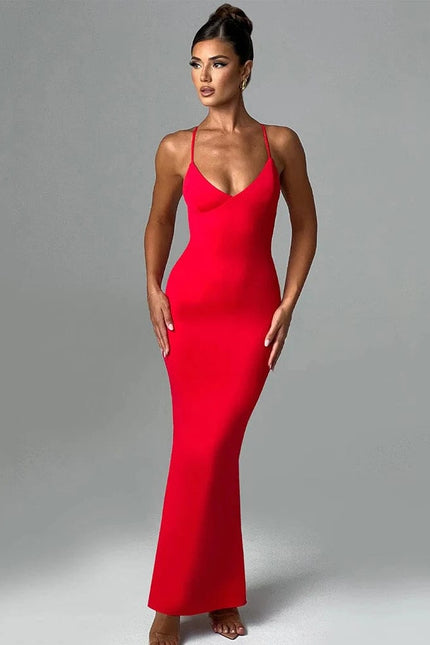 Robe rouge dos nu chic longue pour soirée, mariage, coupe moulante et évasée, sans manches pour femme moderne.