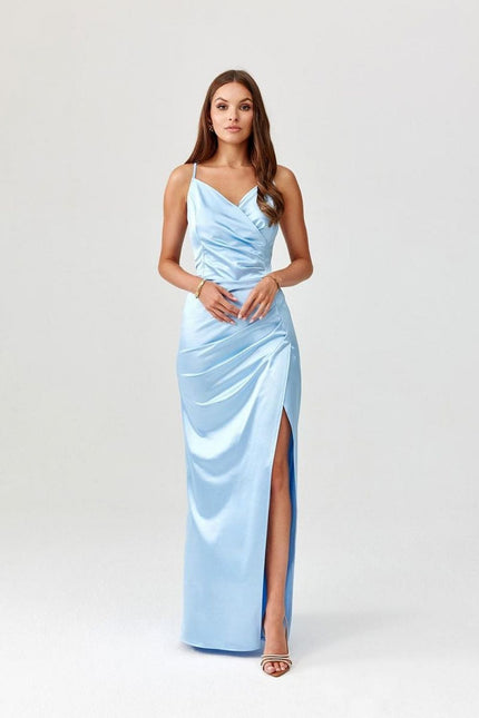 Robe soirée bleue longue dos nu pour gala avec fente élégante et silhouette droite, idéale pour événements chic et mariages.