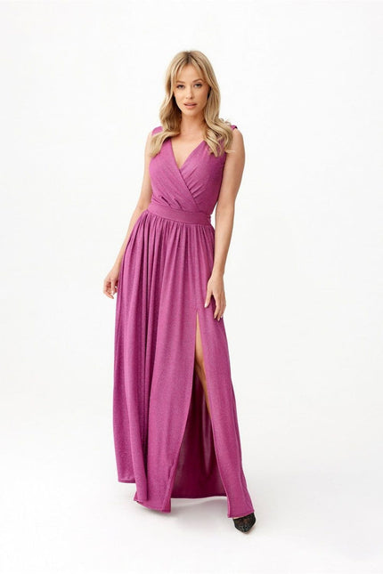 Robe violette de soirée à paillettes et fendue, style élégant et chic, parfaite pour les occasions spéciales telles que le nouvel an ou un gala.